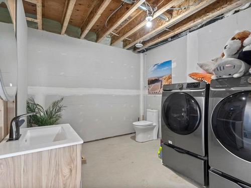 Powder room - 290 Rue Guertin, Saint-Roch-De-Richelieu, QC - Indoor Photo Showing Laundry Room