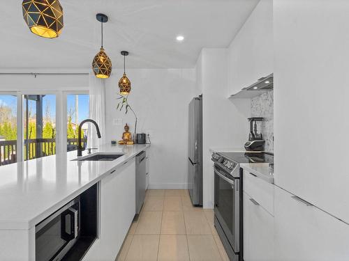 Kitchen - 290 Rue Guertin, Saint-Roch-De-Richelieu, QC - Indoor Photo Showing Kitchen With Upgraded Kitchen