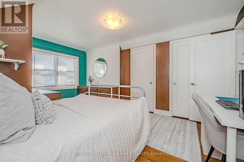 86 Binkley Crescent, Hamilton, ON - Indoor Photo Showing Bedroom