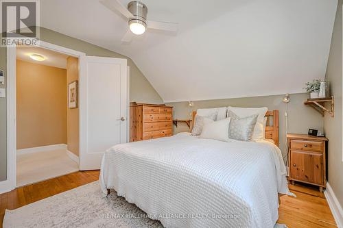 86 Binkley Crescent, Hamilton, ON - Indoor Photo Showing Bedroom