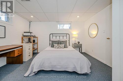 86 Binkley Crescent, Hamilton, ON - Indoor Photo Showing Bedroom