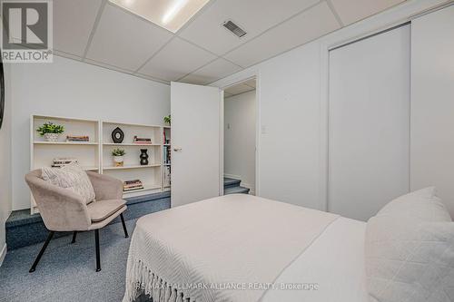 86 Binkley Crescent, Hamilton, ON - Indoor Photo Showing Bedroom