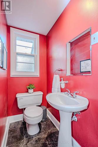 86 Binkley Crescent, Hamilton, ON - Indoor Photo Showing Bathroom