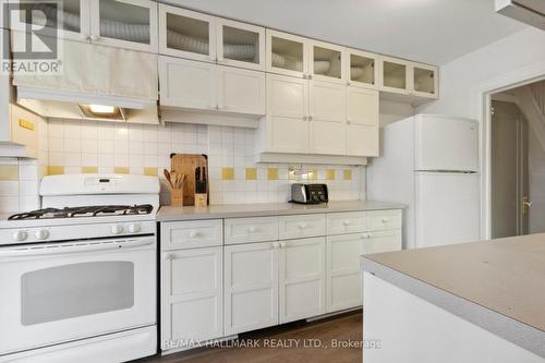 10 Dearbourne Avenue, Toronto, ON - Indoor Photo Showing Kitchen