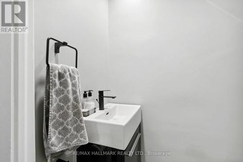 10 Dearbourne Avenue, Toronto, ON - Indoor Photo Showing Laundry Room