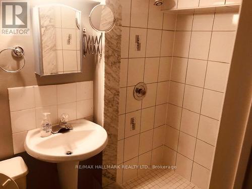 10 Dearbourne Avenue, Toronto, ON - Indoor Photo Showing Bathroom