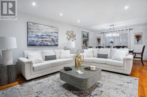 3070 Meadowgate Boulevard, London, ON - Indoor Photo Showing Living Room