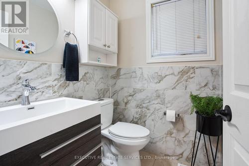 3070 Meadowgate Boulevard, London, ON - Indoor Photo Showing Bathroom