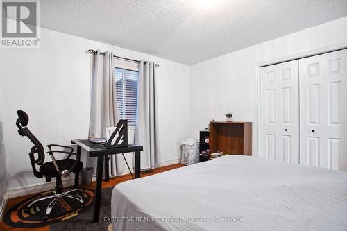 3070 Meadowgate Boulevard, London, ON - Indoor Photo Showing Bedroom