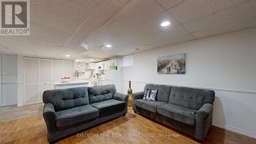 3070 Meadowgate Boulevard, London, ON - Indoor Photo Showing Living Room