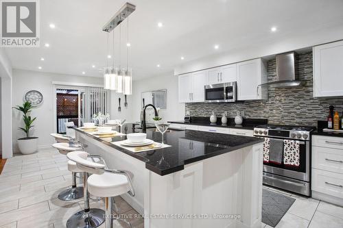 3070 Meadowgate Boulevard, London, ON - Indoor Photo Showing Kitchen With Stainless Steel Kitchen With Upgraded Kitchen