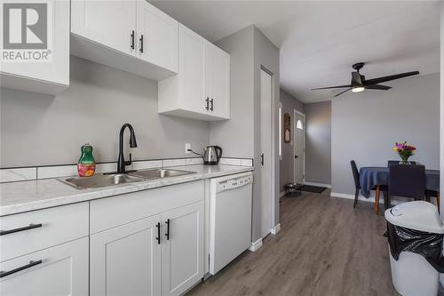 123 Bedford Crescent, Sarnia, ON - Indoor Photo Showing Kitchen With Double Sink