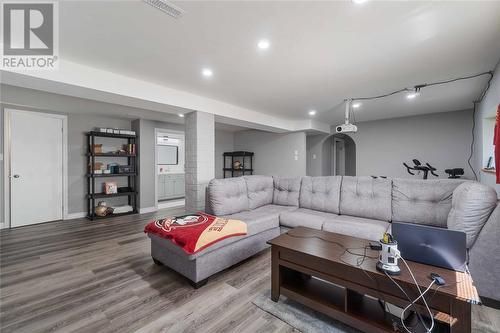 123 Bedford Crescent, Sarnia, ON - Indoor Photo Showing Living Room