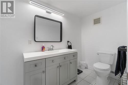 123 Bedford Crescent, Sarnia, ON - Indoor Photo Showing Bathroom