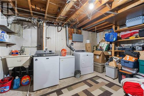 123 Bedford Crescent, Sarnia, ON - Indoor Photo Showing Laundry Room