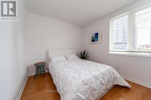 428 - 12 Douro Street, Toronto, ON - Indoor Photo Showing Bedroom