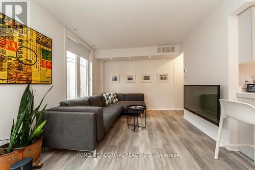 428 - 12 Douro Street, Toronto, ON - Indoor Photo Showing Living Room