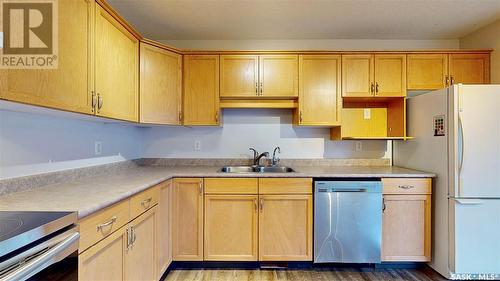 5177 Donnelly Crescent, Regina, SK - Indoor Photo Showing Kitchen With Double Sink