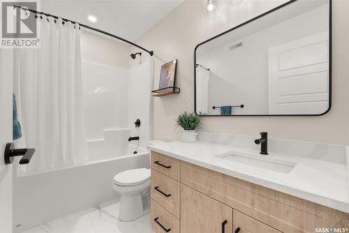 5217 E Green Crescent, Regina, SK - Indoor Photo Showing Bathroom