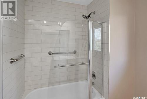 918 Henry Street, Moose Jaw, SK - Indoor Photo Showing Bathroom