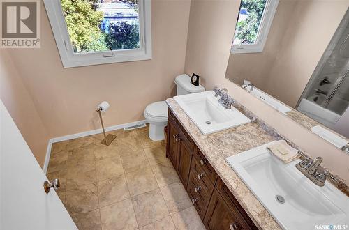 918 Henry Street, Moose Jaw, SK - Indoor Photo Showing Bathroom