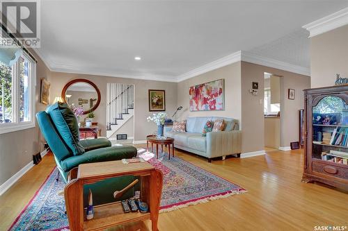 918 Henry Street, Moose Jaw, SK - Indoor Photo Showing Living Room