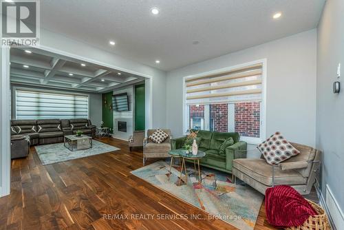 183 Histand Trail E, Kitchener, ON - Indoor Photo Showing Living Room