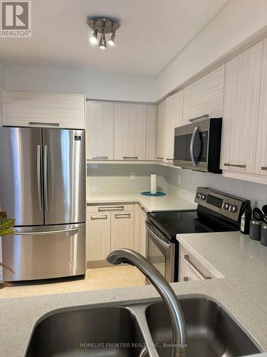 43 Camino Drive, Vaughan, ON - Indoor Photo Showing Kitchen With Double Sink