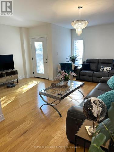 43 Camino Drive, Vaughan, ON - Indoor Photo Showing Living Room