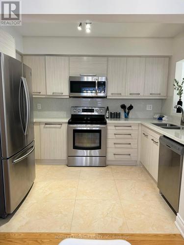 43 Camino Drive, Vaughan, ON - Indoor Photo Showing Kitchen