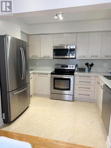 43 Camino Drive, Vaughan, ON - Indoor Photo Showing Kitchen