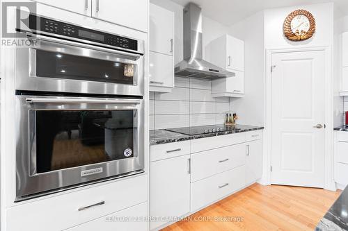 2951 Heardcreek Trail, London, ON - Indoor Photo Showing Kitchen