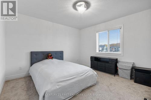 2951 Heardcreek Trail, London, ON - Indoor Photo Showing Bedroom