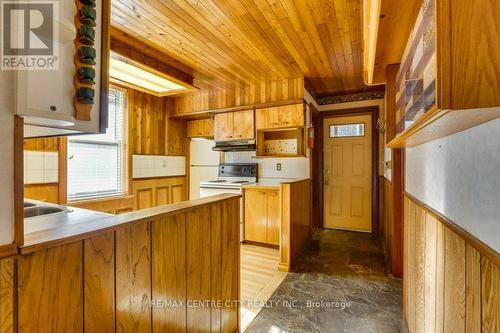 567 Hale Street, London, ON - Indoor Photo Showing Kitchen