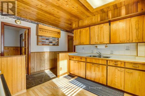 567 Hale Street, London, ON - Indoor Photo Showing Kitchen With Double Sink