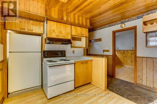 567 Hale Street, London, ON - Indoor Photo Showing Kitchen