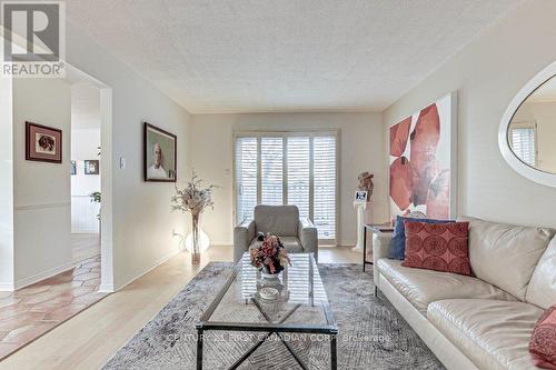 161 Mcmaster Drive, London, ON - Indoor Photo Showing Living Room