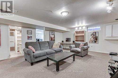 161 Mcmaster Drive, London, ON - Indoor Photo Showing Living Room