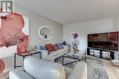 161 Mcmaster Drive, London, ON - Indoor Photo Showing Living Room