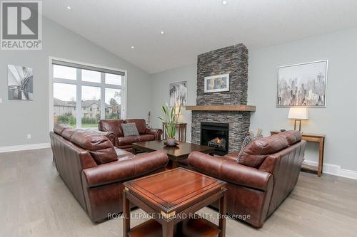 147 Robin Ridge Drive, Central Elgin (Belmont), ON - Indoor Photo Showing Living Room With Fireplace