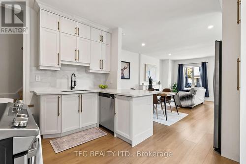 148 Nassau Street, Oshawa (Vanier), ON - Indoor Photo Showing Kitchen