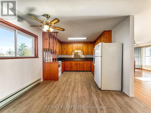 8 Shenendoah Road, Prince Edward County (Sophiasburgh), ON - Indoor Photo Showing Kitchen