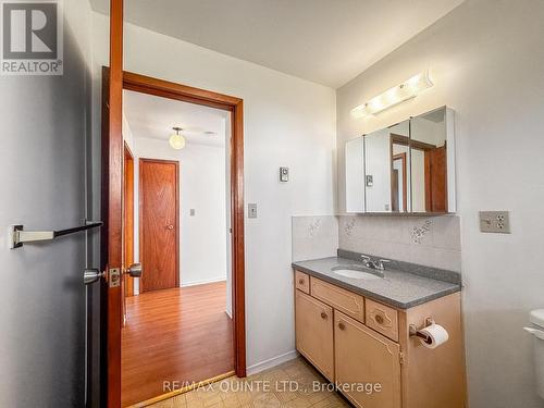 8 Shenendoah Road, Prince Edward County (Sophiasburgh), ON - Indoor Photo Showing Bathroom