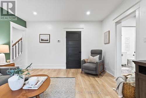 112 Nappadale Street, Kawartha Lakes (Woodville), ON - Indoor Photo Showing Living Room