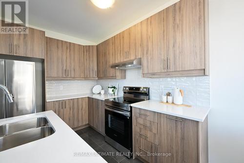 30 Sapwood Crescent, Brampton, ON - Indoor Photo Showing Kitchen With Double Sink