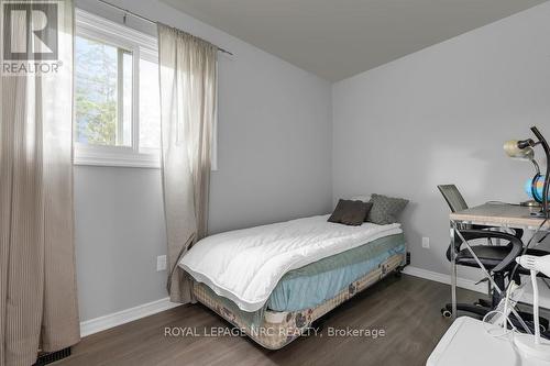 182 - 17 Old Pine Trail, St. Catharines (444 - Carlton/Bunting), ON - Indoor Photo Showing Bedroom