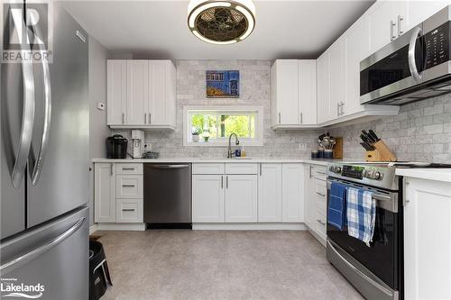 17 Labrash Lake Road, Whitestone, ON - Indoor Photo Showing Kitchen With Upgraded Kitchen