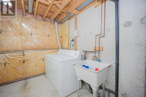 3887 Rippleton Lane, Mississauga, ON - Indoor Photo Showing Laundry Room