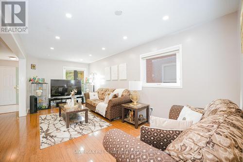 3887 Rippleton Lane, Mississauga, ON - Indoor Photo Showing Living Room