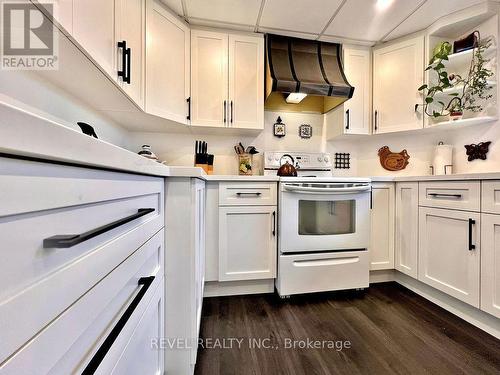 68 Hemlock Street, Timmins, ON - Indoor Photo Showing Kitchen